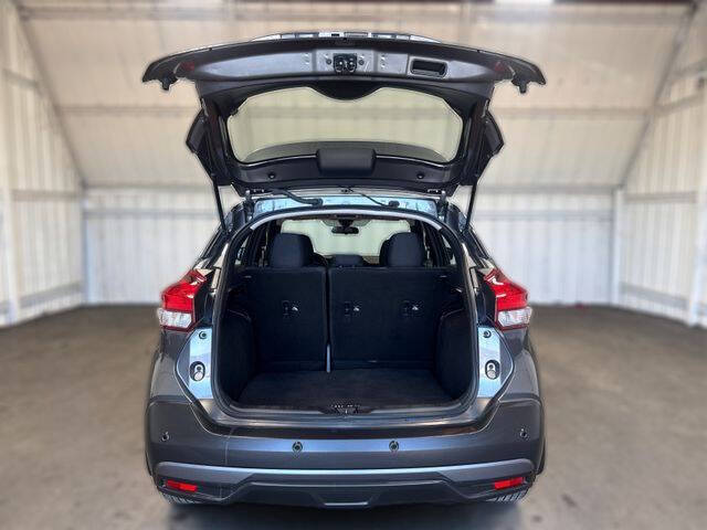 2020 Nissan Kicks SR