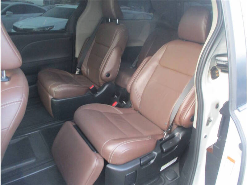 2019 Toyota Sienna Limited Premium 7-Passenger