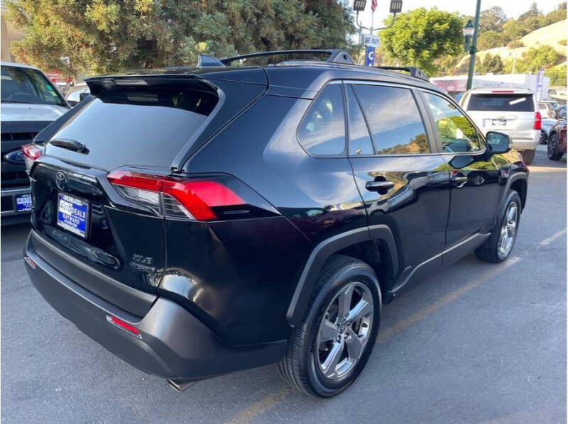 2021 Toyota RAV4 Hybrid XLE Premium