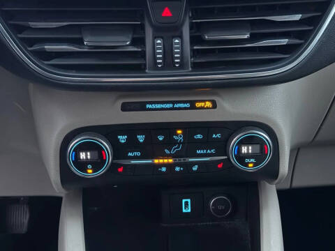 2020 Ford Escape Hybrid Titanium