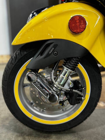 2023 Vespa DISNEY MICKEY SPECIAL EDITION