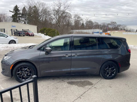 2020 Chrysler Pacifica Touring