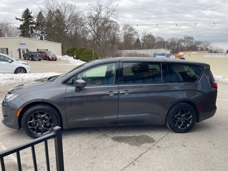 2020 Chrysler Pacifica Touring