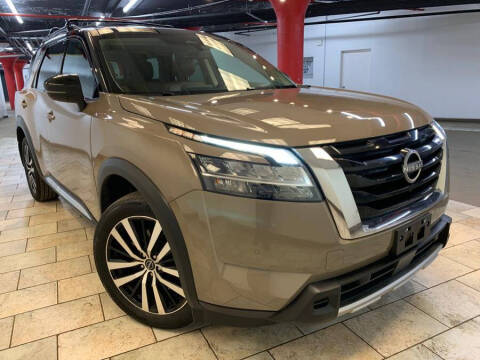 2023 Nissan Pathfinder Platinum