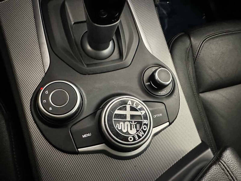 2018 Alfa Romeo Stelvio Sport