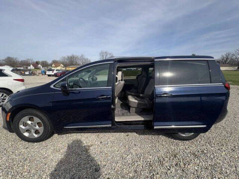 2017 Chrysler Pacifica Touring-L Plus