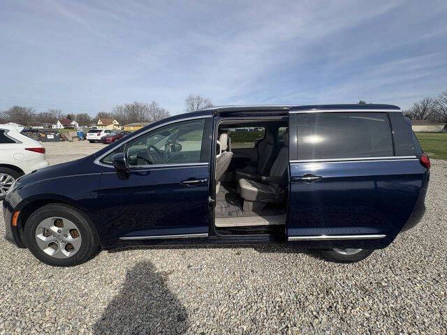 2017 Chrysler Pacifica Touring-L Plus