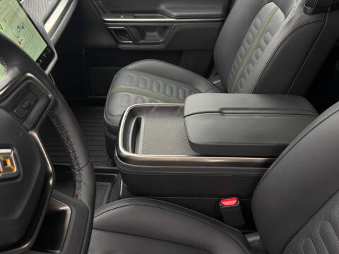 2024 Rivian R1T Adventure