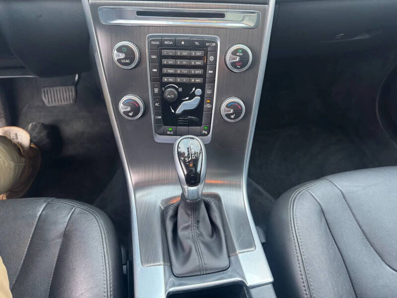 2016 Volvo XC60 T5 Premier