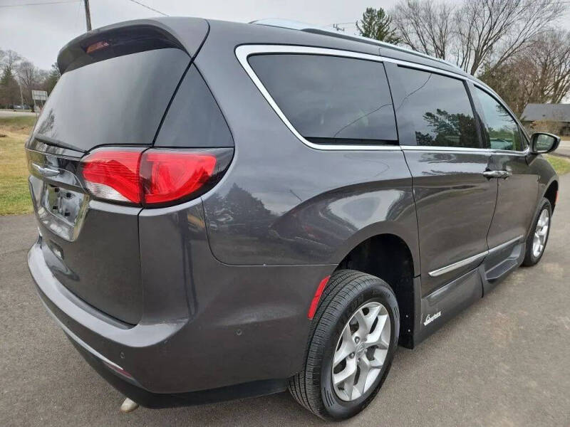 2018 Chrysler Pacifica Touring L Plus