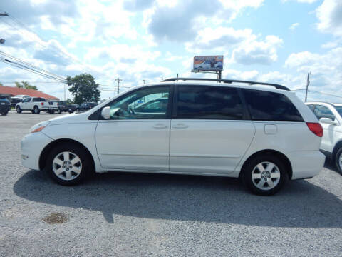 2008 Toyota Sienna for sale at Ernie Cook and Son Motors in Shelbyville TN