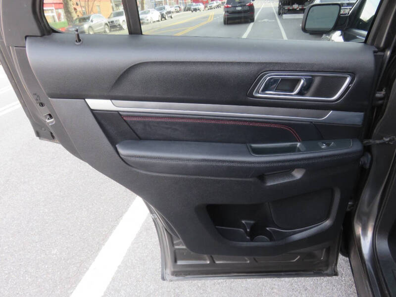 2018 Ford Explorer Sport