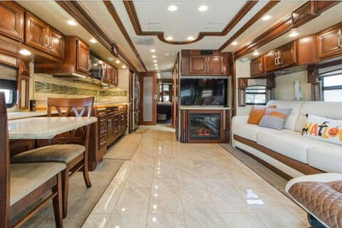 2016 American Coach Revolution 39A