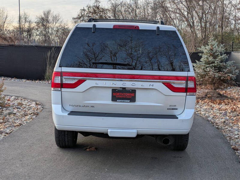 2016 Lincoln Navigator Select