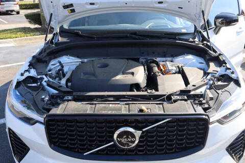 2024 Volvo XC60 Recharge T8 Ultimate Dark Theme