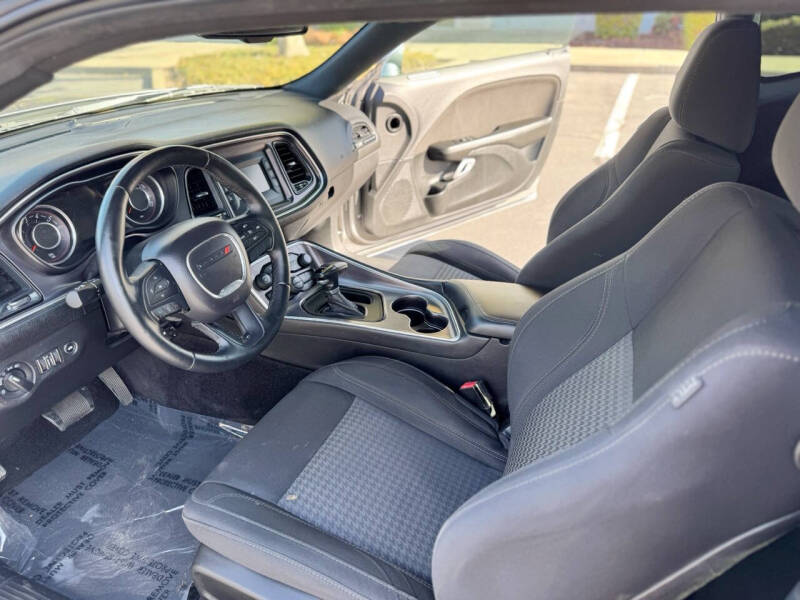 2016 Dodge Challenger SXT