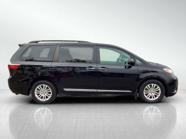 2016 Toyota Sienna