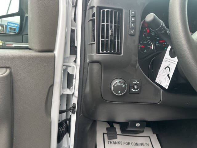 2025 Chevrolet Express 2500