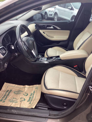 2018 Infiniti QX30 Premium