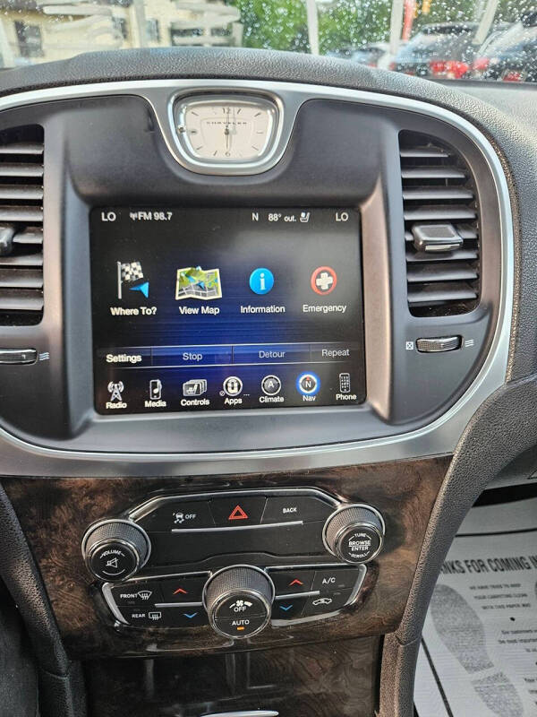 2016 Chrysler 300 C