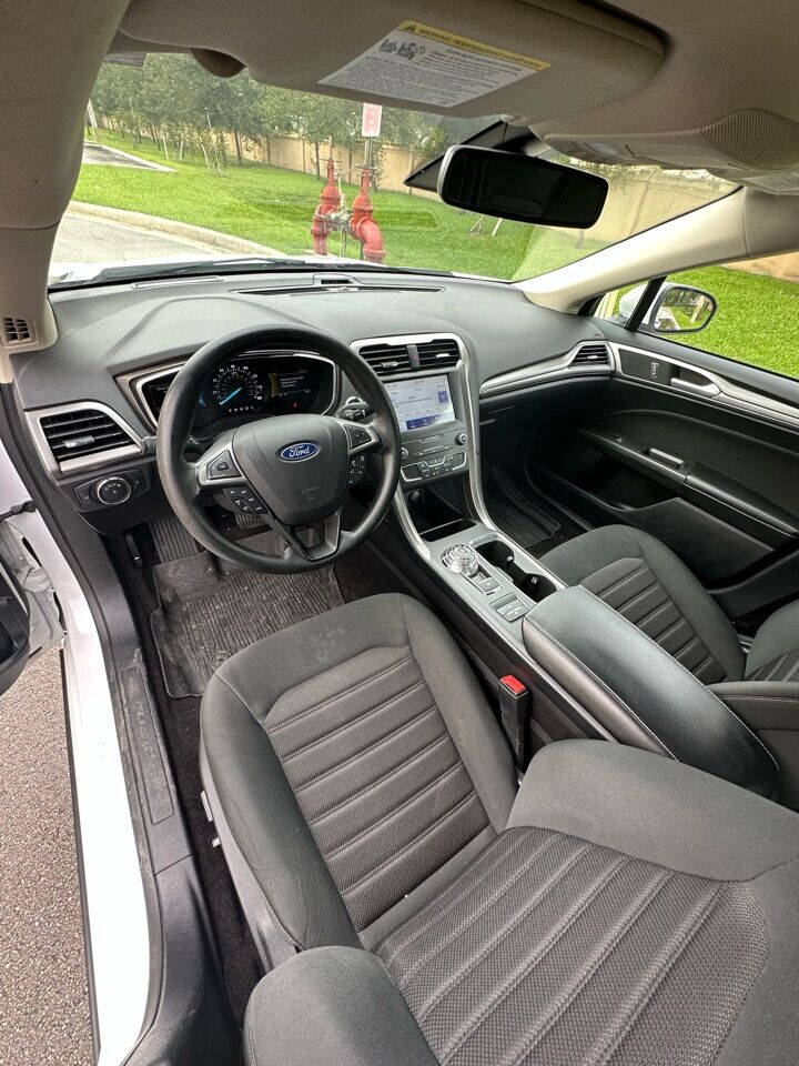 2020 FORD Fusion Sedan - $12,999