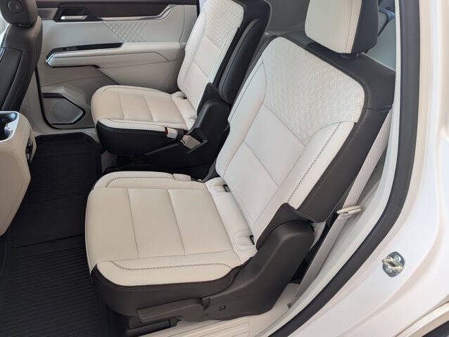 2025 GMC Acadia Denali