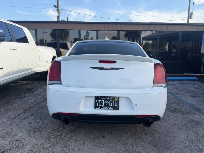 2021 Chrysler 300 S V8