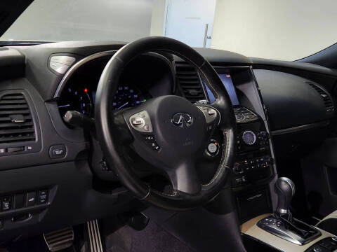 2017 Infiniti QX70