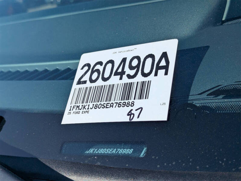 2025 Ford Expedition MAX Active