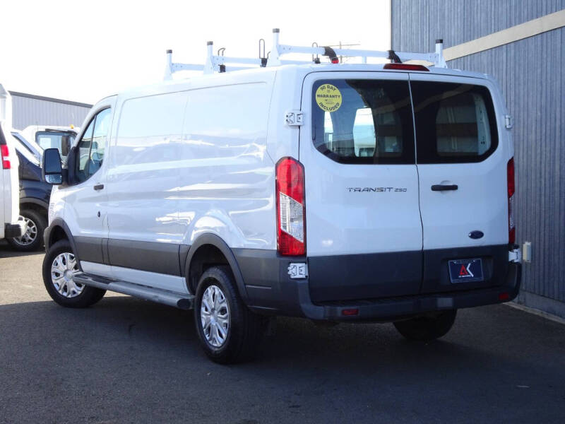 2015 Ford Transit Base photo 8