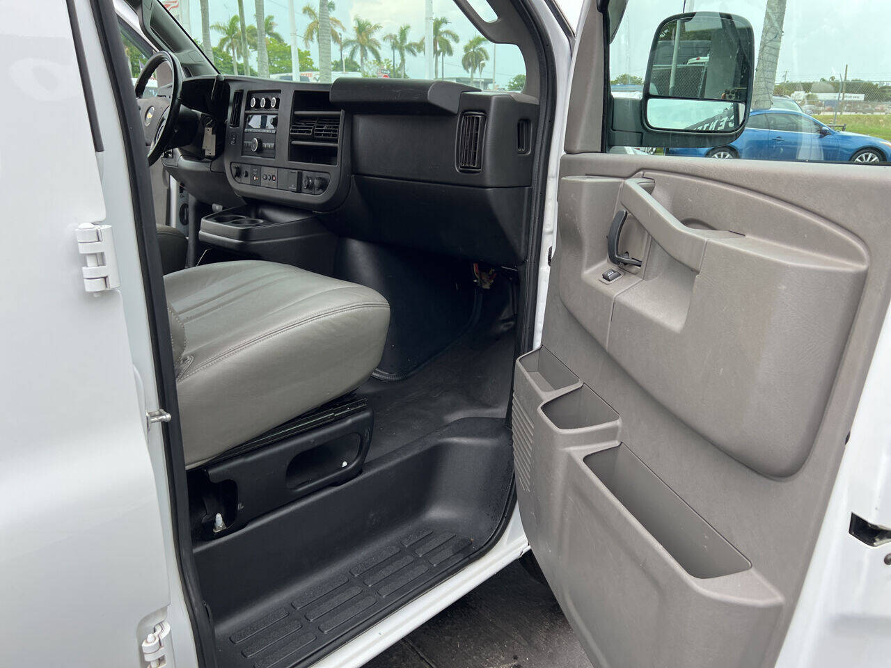2020 Chevrolet Express Van - $28,900