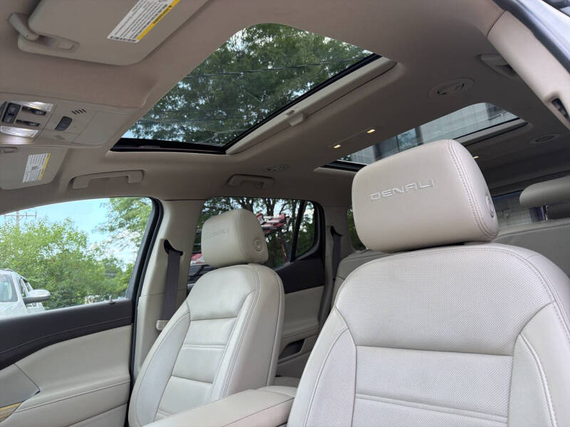 2019 GMC Acadia Denali