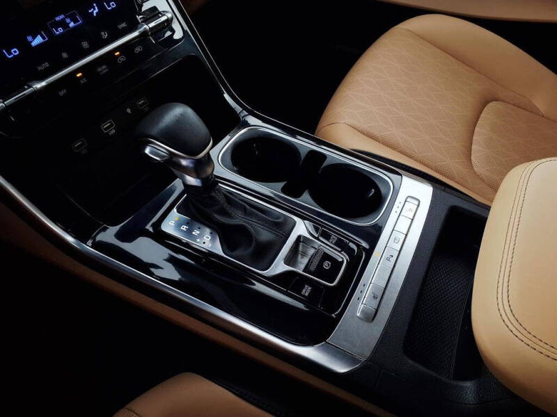 2023 Kia Carnival EX