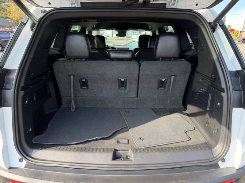 2024 GMC Acadia Elevation