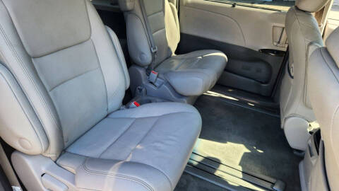 2017 Toyota Sienna XLE 8-Passenger