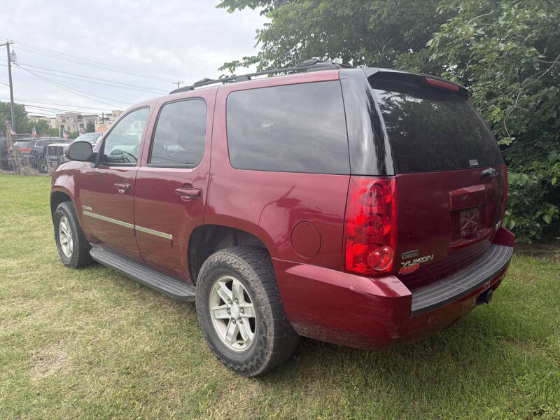 2011 GMC Yukon SLE