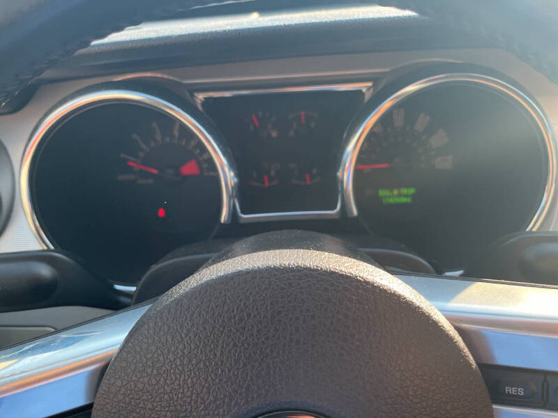 2006 Ford Mustang V6 Standard