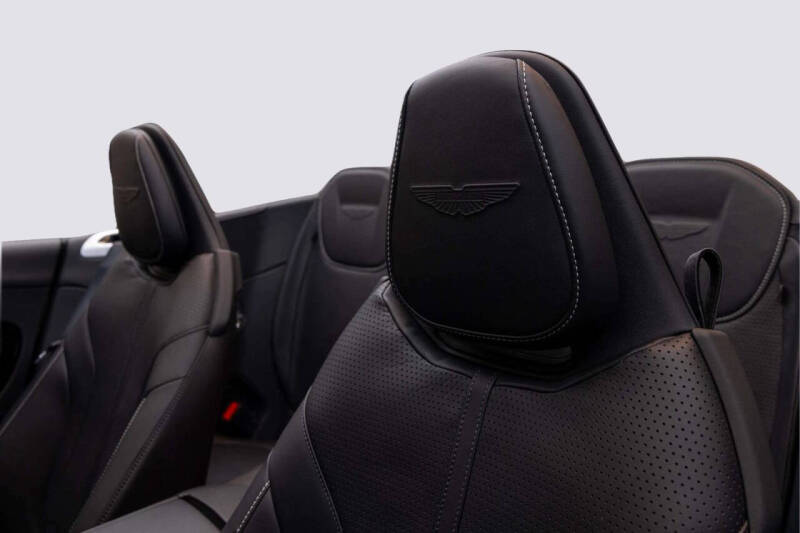 2025 Aston Martin DB12 Volante