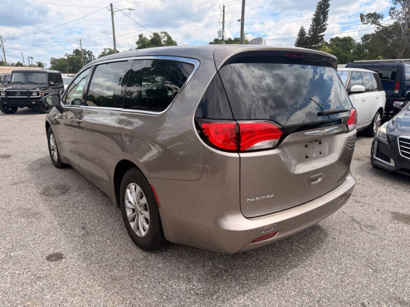 2017 Chrysler Pacifica Touring