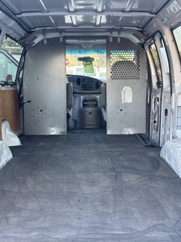 2004 Ford E-Super Duty