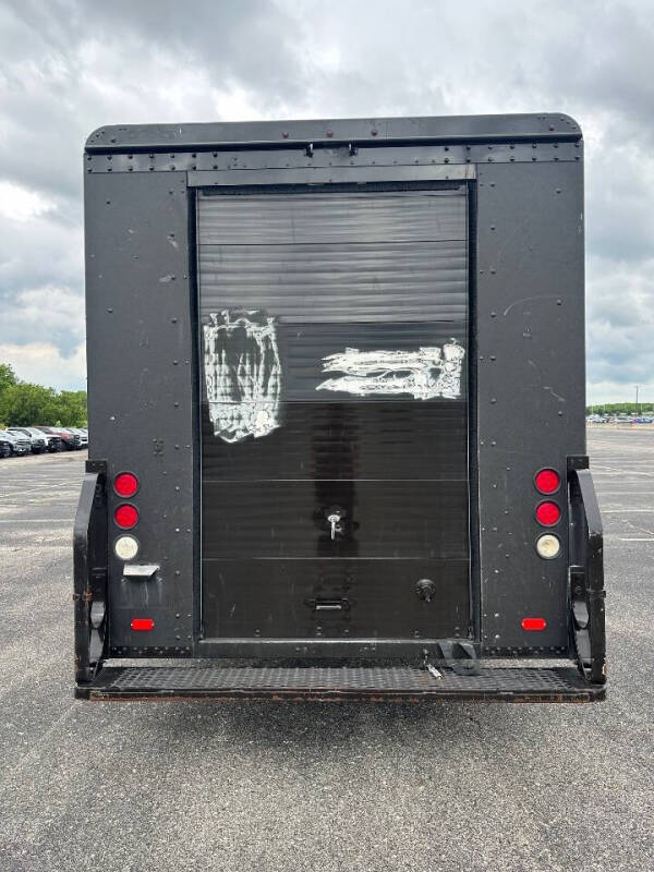 2009 Freightliner MT55 Chassis