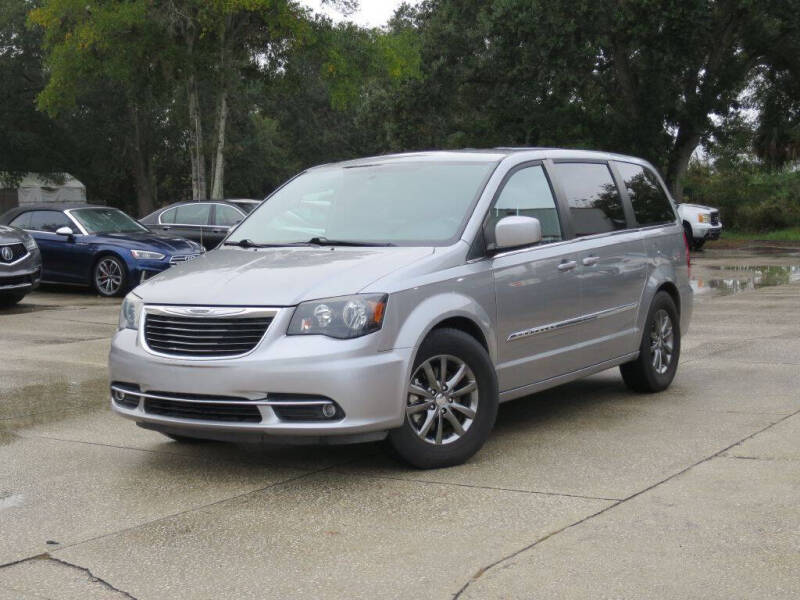 2016 Chrysler Town and Country S