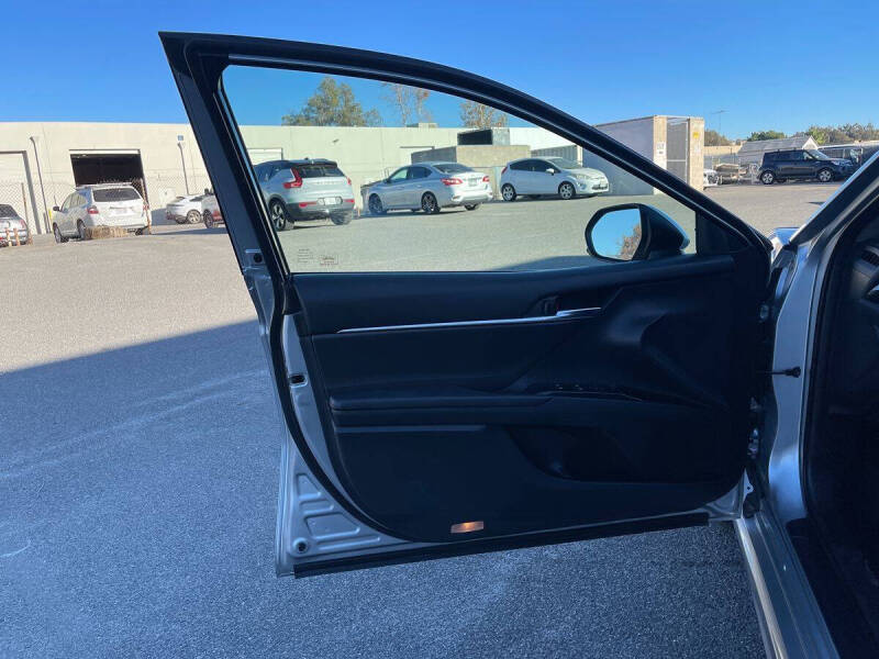 2018 Toyota Camry SE