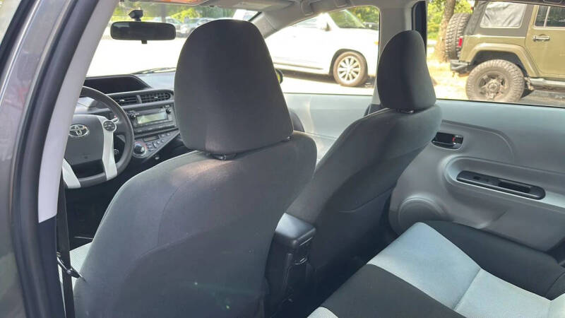 2013 Toyota Prius c