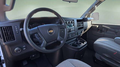 2025 Chevrolet Express LT 3500