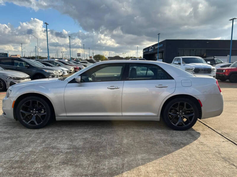 2023 Chrysler 300 S V6