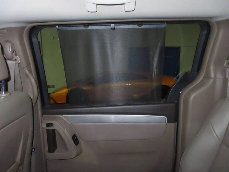 2012 Volkswagen Routan