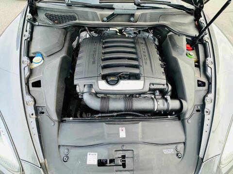 2014 Porsche Cayenne Platinum