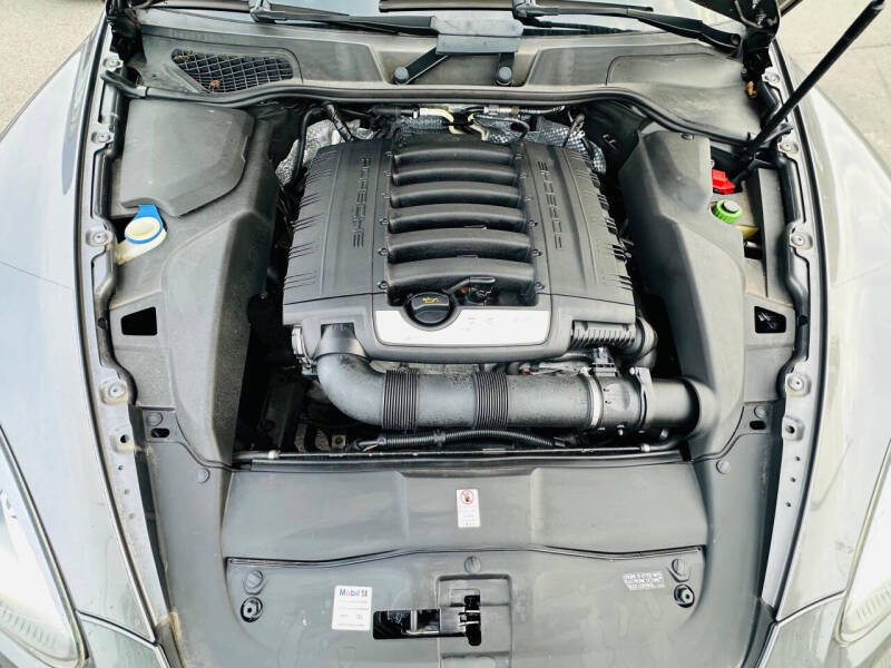 2014 Porsche Cayenne Platinum