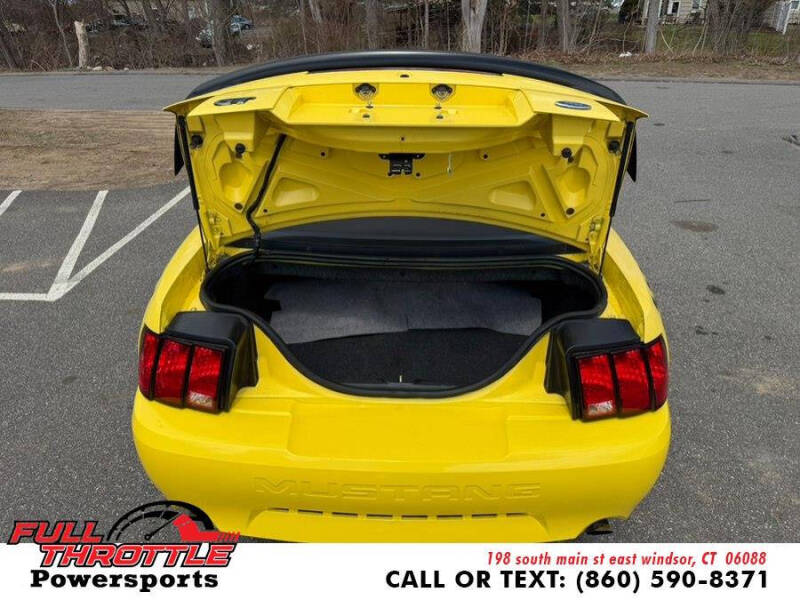 2003 Ford Mustang GT Deluxe